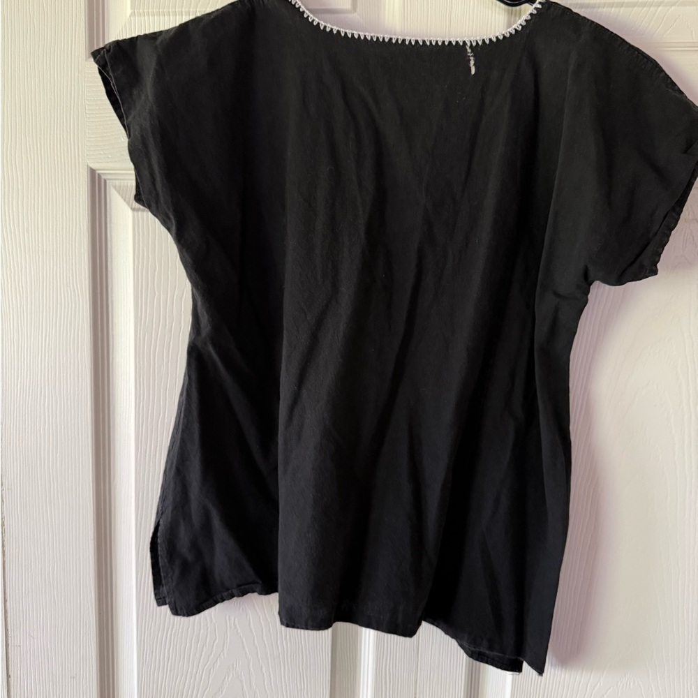 Black Embroidered V-Neck Women's Top - Floral Detail - Picture 2 of 3